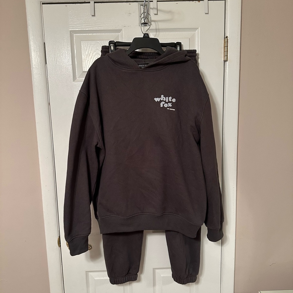 White fox boutique sweat set
